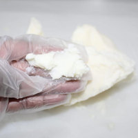 Beurre de karité blanc raffiné désodorisé pour marque privée, idéal pour la fabrication de savons et de beurre corporel fouetté, pour la peau et les cheveux.