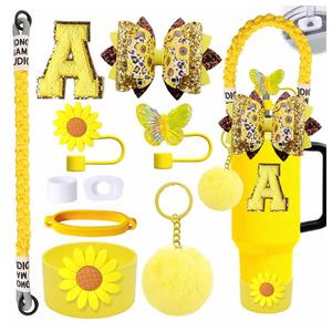 Set de Accesorios para Vaso Stanley de 30oz/40oz: Correa de Transporte, Base de Silicona con Diseño de Margarita, Adornos para Vaso, Pegatinas de Letras y Tapas para Pajitas - Product Image 1