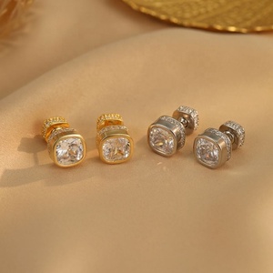 Boucles d'oreilles clous carrées rétro françaises en zircon plaqué or pour femmes, tendance, luxe, port double, cadeau polyvalent - Product Image 3