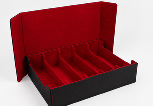 Caja de Cartas de Cuero PU con 4 Filas, Interior Rojo, Gran Capacidad, Estuche de Almacenamiento TCG para Juegos de Cartas - Product Image 1