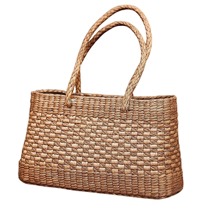 Sac fourre-tout à bandoulière confortable pour les femmes avec intérieur spacieux et construction durable avec look de luxe - Product Image 6