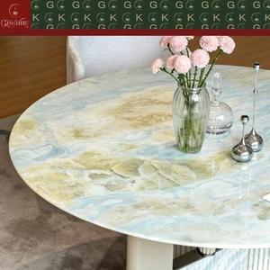 Mesa de Comedor Redonda de Mármol Azul Cielo con Vetas Verdes GOLDKING, Base de Doble Panel con Marco Metálico Acanalado, OEM ODM - Product Image 3