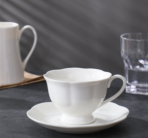 Ensemble tasse et soucoupe en porcelaine blanche personnalisé pour hôtel, restaurant, mariage, vente en gros - Product Image 3