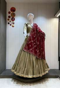 Precios directos de fábrica Algodón puro Reyon Chaniya Choli Diseño tradicional 12 Mtr Flare Algodón hecho a mano Chaniya Choli - Product Image 3