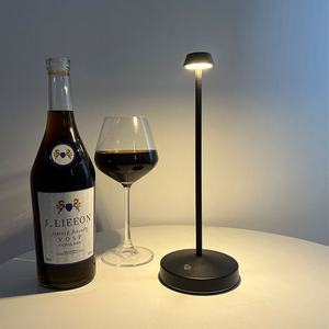 Lámpara de Mesa LED Recargable para Restaurante, con Diseño Moderno, Regulable, Funciona con Batería, Inalámbrica - Product Image 2