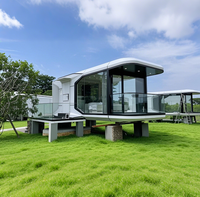 Capsule Glamping Mobile Préfabriquée en Acier, Design Moderne pour Extérieur de Villa, Hôtel, Appartement, Parc, Économe en Énergie, Personnalisable