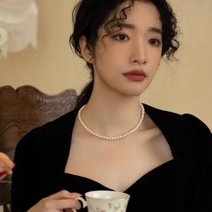 Collier polyvalent en perles d'eau douce naturelles pour femme, design de niche de luxe léger, idéal pour l'automne et l'hiver - Product Image 4