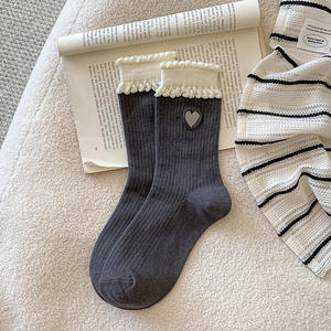 महिलाओं के लिए मीठे मोजे दिल-कढ़ाई डबल फ्लड मध्य स्टॉकिंग बहुमुखी कोरियन धनुष-टाई फीता महिलाओं के मोजे - Product Image 4