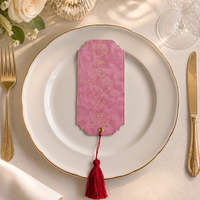 Carte de menu de réception de mariage personnalisée en velours rose de luxe, texte personnalisé, logo, impression à chaud dorée pour la mise en page de table de banquet