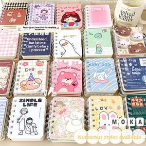 Quaderno a Spirale A7 con Disegni Cartoon, 80 Fogli, Cancelleria per Studio, Carino Quaderno a Fogli Mobili, Taccuino Portatile per Studenti, Regalo all'Ingrosso - Product Image 1