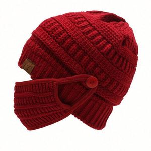 Bonnet et masque tricotés personnalisés avec logo, en acrylique épais, broderie design, pour l'hiver froid - Product Image 2