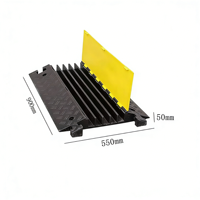 Organizador de Cables Multicanal de Goma y Plástico 900x550x50mm, Protector de Cables con Tapa Amarilla, Cubierta de Cables Resistente para Seguridad Vial