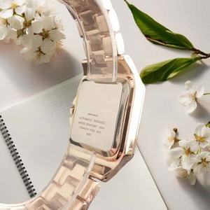 Montre à quartz pour homme en alliage de 40 mm avec bracelet en silicone et design de dessin animé - Product Image 6