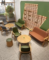Ensemble de table et de chaises de restaurant en bois massif moderne pour usage commercial, durable et écologique, 4 places