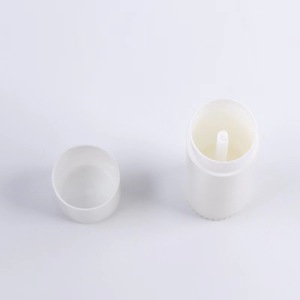 Tubos de Plástico Vacíos Blancos y Negros de 5g para Lápiz Labial, Envase de Bálsamo Labial de Viaje para Bálsamo Labial <span class=keywords><strong>Casero</strong></span> DIY, Recargable con Tapa - Product Image 4