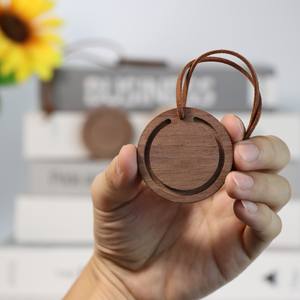 Creativo DIY temporada de otoño Etiqueta de madera aromaterapia coche difusor nogal madera Chip aceite esencial <span class=keywords><strong>colgante</strong></span> para regalos y decoración - Product Image 4