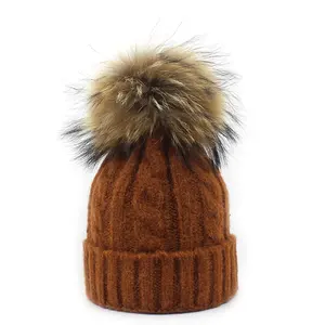 15cm Adulte Bonnet Chapeau Détachable <span class=keywords><strong>Fourrure</strong></span> De Raton Laveur Pompons Femmes Tricoté <span class=keywords><strong>Toque</strong></span> Bonnet Chapeaux - Product Image 1