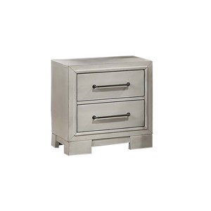 Comodino Moderno Stile Fattoria con Gambe Quadrate e Maniglie Eleganti, Bianco Anticato, Arredamento Camera da Letto - Product Image 1