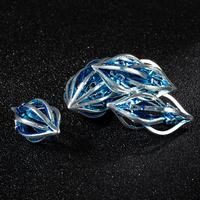 Ensemble de 7 dés polyédriques en métal plaqué argent avec émail bleu, motif dragon, pour jeux de rôle D&D (Dungeons and Dragons)