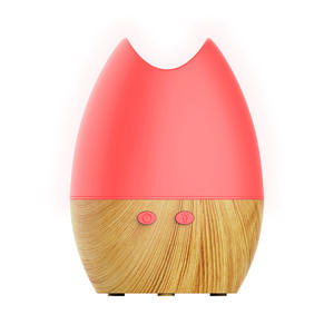 Diffuseur d'arômes en forme de chat 130 ml, humidificateur USB à grain de bois avec lumière pour la maison, le bureau, cadeau - Product Image 1