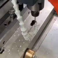 Machine de fraisage de profilés en aluminium - Haute précision, certifiée CE, CNC automatique avec moteur pour la fabrication de fenêtres et de portes