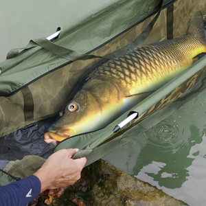 ตาข่ายดักปลาคาร์พขนาดใหญ่ ตาข่ายลอยน้ำสำหรับตกปลาคาร์พ ผ้าอ็อกซ์ฟอร์ดกันน้ำ ถุงใส่ของสำหรับตกปลาคาร์พ ถุงตกปลาสำหรับใช้ในป่า - Product Image 2