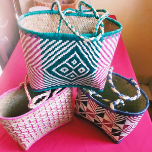 Sac 100% fibre de raphia, motif floral, poche intérieure, fermeture en tissu, accents en cuir - Product Image 1