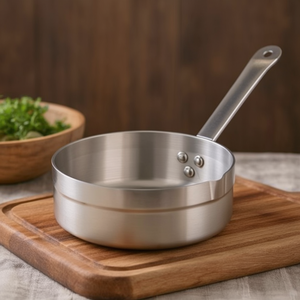 Pentola dritta Chef's Straight in alluminio da 1,5 litri per salse e condimenti - Product Image 3