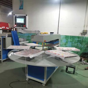 Máquina de Impresión por Transferencia de Calor Neumática Rotativa Automática de 4-6 Mesas de Trabajo, 40x60 60x80, para Prendas Industriales, Camisetas y Telas - Product Image 2