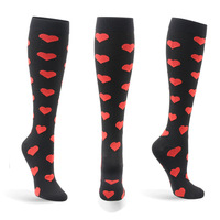 Chaussettes de compression jetables avec logo personnalisé avec caractéristiques antidérapantes et antibactériennes Différents modèles pour la saison d'automne