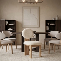 Chaise de salle à manger moderne à dossier rond en tissu bouclé crème avec structure en chêne pour cuisine, hôtel, restaurant, vente en gros, OEM, sur mesure