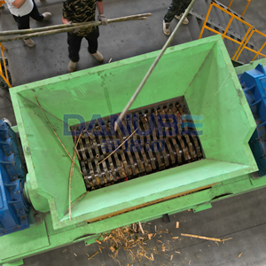 New Type <b>Tree</b> Branch Shredding Equipment Bamboo Shredder Biomass Waste Crushing <b>Machine</b> - Product Image 5