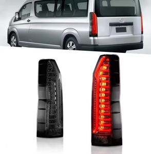 ไฟท้ายรถยนต์ดีไซน์ใหม่สำหรับ Toyota Hiace300 ปี 2019-2025 12V ไฟเบรกหลัง ไฟท้าย OE ขายส่ง - Product Image 1