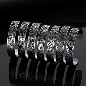 กำไลข้อมือสไตล์ไวกิ้ง นอร์ดิก เซลติก นอต รูน แบบวินเทจ ทำจากสแตนเลสสตีล สำหรับผู้ชาย สไตล์พังก์ แบบเปิด กำไลหนา - Product Image 1