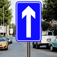 Panneau de signalisation routière d'avertissement, panneau de sécurité en aluminium droit avec flèche bleue et blanche, film réfléchissant de quatrième qualité pour la route