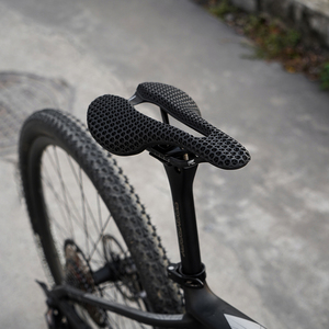 Asiento de Bicicleta de Carreras TOSEEK, Impreso en 3D con Ingeniería de Precisión, Rieles de Carbono de 7x9 mm, Soporte Zonal de Resina de Alta Elasticidad con Estructura de Panal - Product Image 3