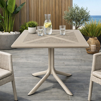 Table à manger carrée en plastique pour l'extérieur, moderne, légère, résistante aux intempéries, pour café, restaurant, jardin, patio, balcon
