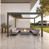 Pergola intelligente pour l'extérieur avec système de lamelles motorisées silencieuses et taille personnalisable pour la conception de jardin