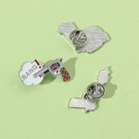 Bros pistol kepribadian kreatif kartun grosir lencana logam berbentuk pistol lucu aksesori pakaian pin enamel