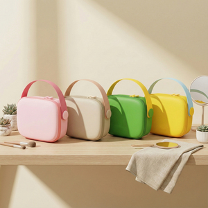 Sac de maquillage en silicone personnalisé pour la vente en gros et les partenaires de marque, grande capacité, organiseur de cosmétiques approuvé par la FDA avec poignée - Product Image 2
