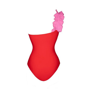 Traje de Baño de Una Pieza para Mujer, con un Hombro Descubierto, Color Rosa con Volantes y Bloques de Color Rojo, Monokini de Verano para Playa, Venta al por Mayor, OEM, ODM - Product Image 6