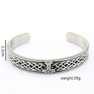 Pulsera nórdica retro de acero inoxidable para hombre, con diseño de martillo de Thor en forma de C, regalo de joyería para combinar con ropa. - Product Image 5