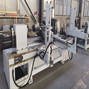 Tour à bois CNC 5 axes haute efficacité pour le tournage de colonnes d'escalier - Product Image 2