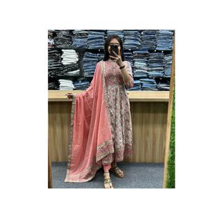 Costume Anarkali de qualité d'exportation indienne pour la fête et le festival Vêtements pakistanais Readymade Anarkali Salwar Kameez Suit - Product Image 1