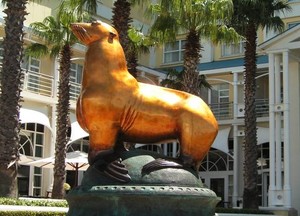 Venta caliente <span class=keywords><strong>al</strong></span> aire libre jardín decoración de metal cuna estatua de bronce de <span class=keywords><strong>Oscar</strong></span> el sello - Product Image 4