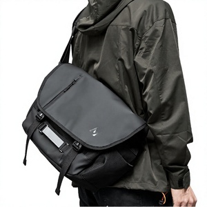 Bolsos Mensajeros Oxford Impermeables para Hombre - Bolso de Hombro Ligero Antirrobo para Exteriores con Decoración de Letras - Product Image 3