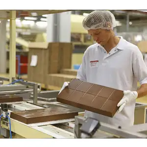 Venta caliente equipo de producción de trufas de chocolate máquina de fábrica de chocolate negro para la venta