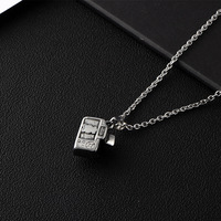 Collier pour homme en acier inoxydable de style vintage avec caméra cachée