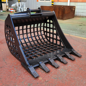 Godet de criblage pour excavatrice de type grille, robuste et durable, conçu pour le criblage et le tri des matériaux sur site - Product Image 1