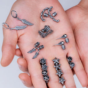 Boucles d'oreilles punk KRKC pour le corps, hip-hop, argentées, noires, rock, gothiques, en acier inoxydable, crâne en cristal, squelette, clous d'oreille - Product Image 2